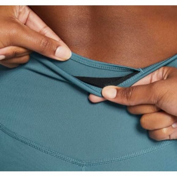 Nike One Women's Mid Rise 7" Tight Fit Shorts,‎ Large, aqua - Picture 2 of 4